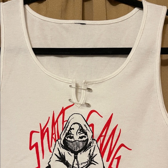 NWT Skate Gang Women’s L Black/White/Red Tank Top Shirt w/Safety pin - Picture 3 of 5